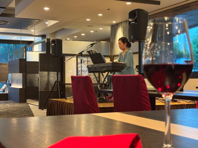 イタリアンバル
アヴァンツァーレ

定期演奏会
ジャズピアノ

7/5ジャズピアノの演奏会を開きました！

伊那市出身の間島様にお越しいただき
18時30分、19時30分から各40分間BGMとして
演奏をして頂きました！

演奏と食事を楽しんで頂けるイタリアンバルに
なったでしょうか？

次回は7/19にアルトサックスの演奏がございます
皆様のご来店を心よりお待ちしております

Italian Bar 
Avanzare 

Regular Concert 
Jazz Piano 

We held a jazz piano concert on July 5th! 

Mr. Majima from Ina City joined us, and he played as background music at 6:30 PM and 7:30 PM, each for 40 minutes! 

Did you enjoy the performance along with your meal? 

Our next event will be on July 19th, featuring alto saxophone performance. 
We look forward to welcoming everyone!