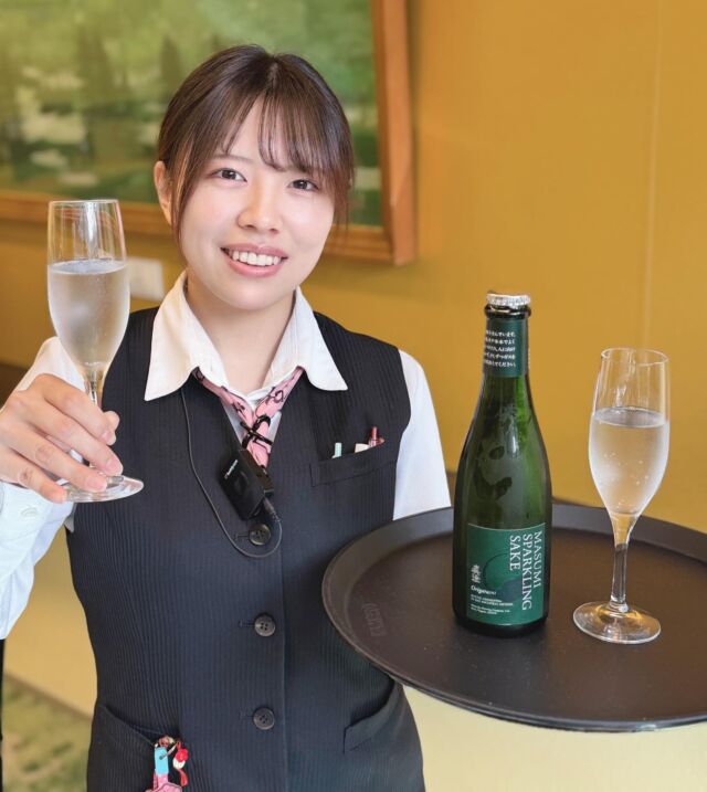 .

～秋のおすすめドリンクのご紹介～

当館の日本酒🍶マイスターがオススメする
「真澄スパークリングorigarami」が
 
このたび、「第3回Japan　woman’s SAKE Award~美酒コンクール2025」にて
スパークリング部門『金賞』を受賞されました👏
 
※美酒コンクールとは女性酒類専門家を審査員とした
　日本国内初のコンクールです。
 
館内のレストランにてご提供中です！

「美酒コン」での金賞作品、真澄スパークリング、
是非レストランにてご賞味ください☺️

#秋
#日本酒
#真澄
#諏訪湖
#ホテル紅や
#稀石の癒
#諏訪湖花火　
#信州  #長野
#hotelbeniya  
#suwako 
#kamisuwaonsen
#kisekinoyu  
#suwakohanabi  
#shinsyu